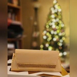 ❤️3/$25 La Regale®️ Women's Gold Clutch 👝 w/Gold Beading